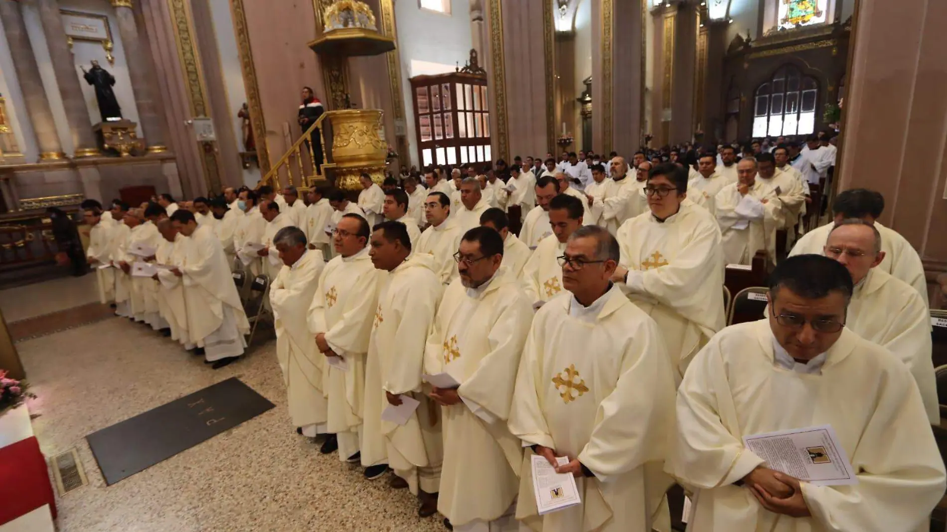 monseñor Carlos Cabrero (2)